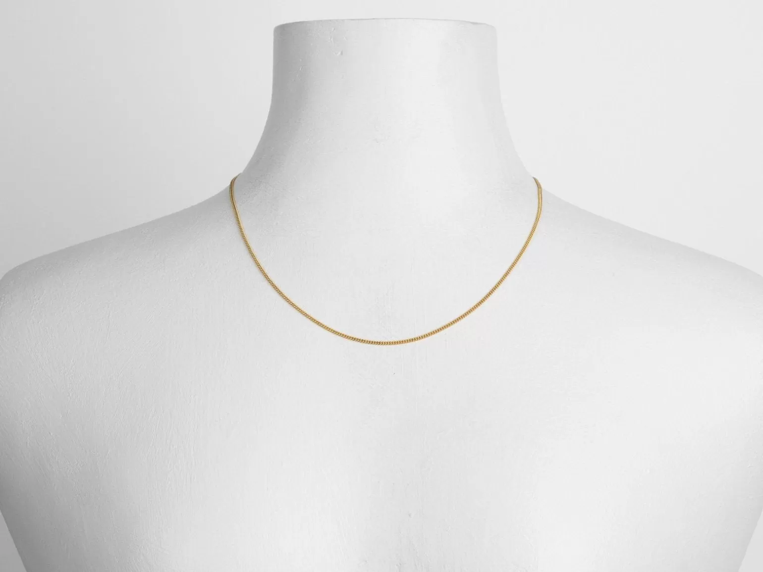 Shop Habana Thin Curb Chain Necklaces