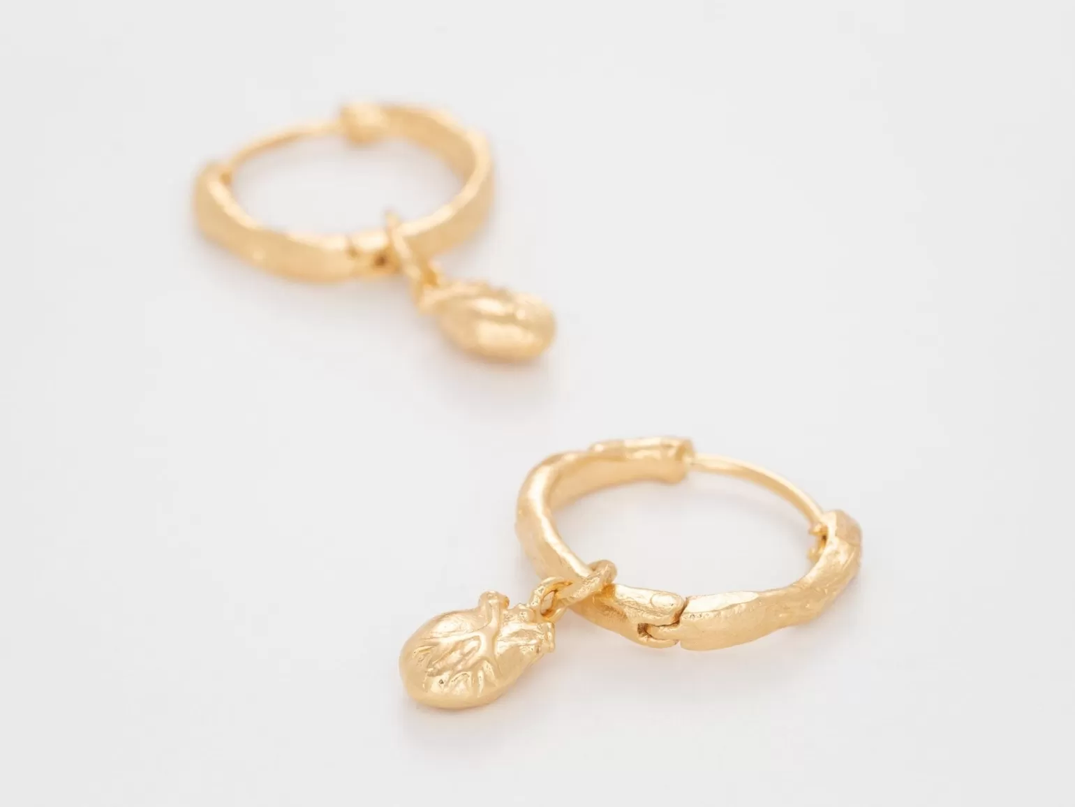 Best Sale Iconic Heart Hoop Earrings